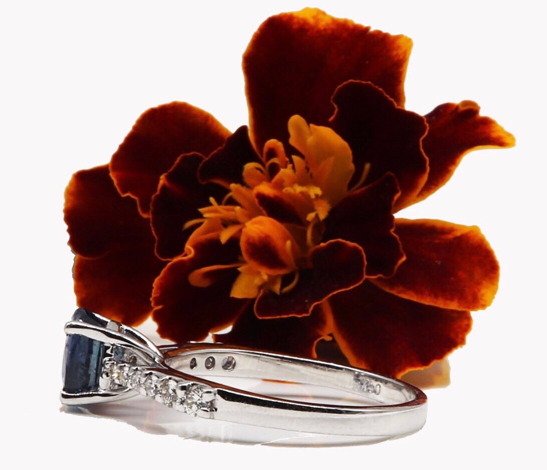White Blue Sapphire Ring 18K Gold