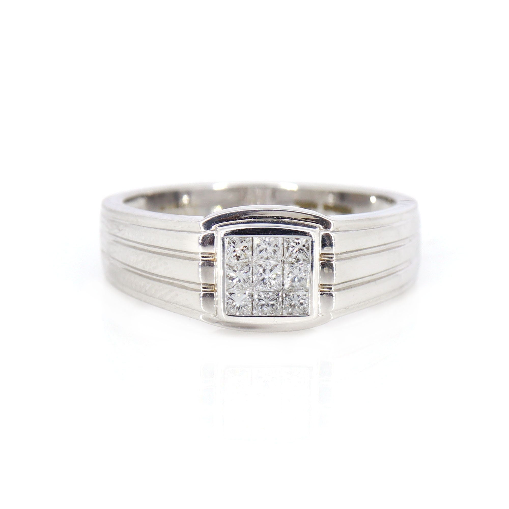 Invisible Setting Princess Cut Ring 18K Gold