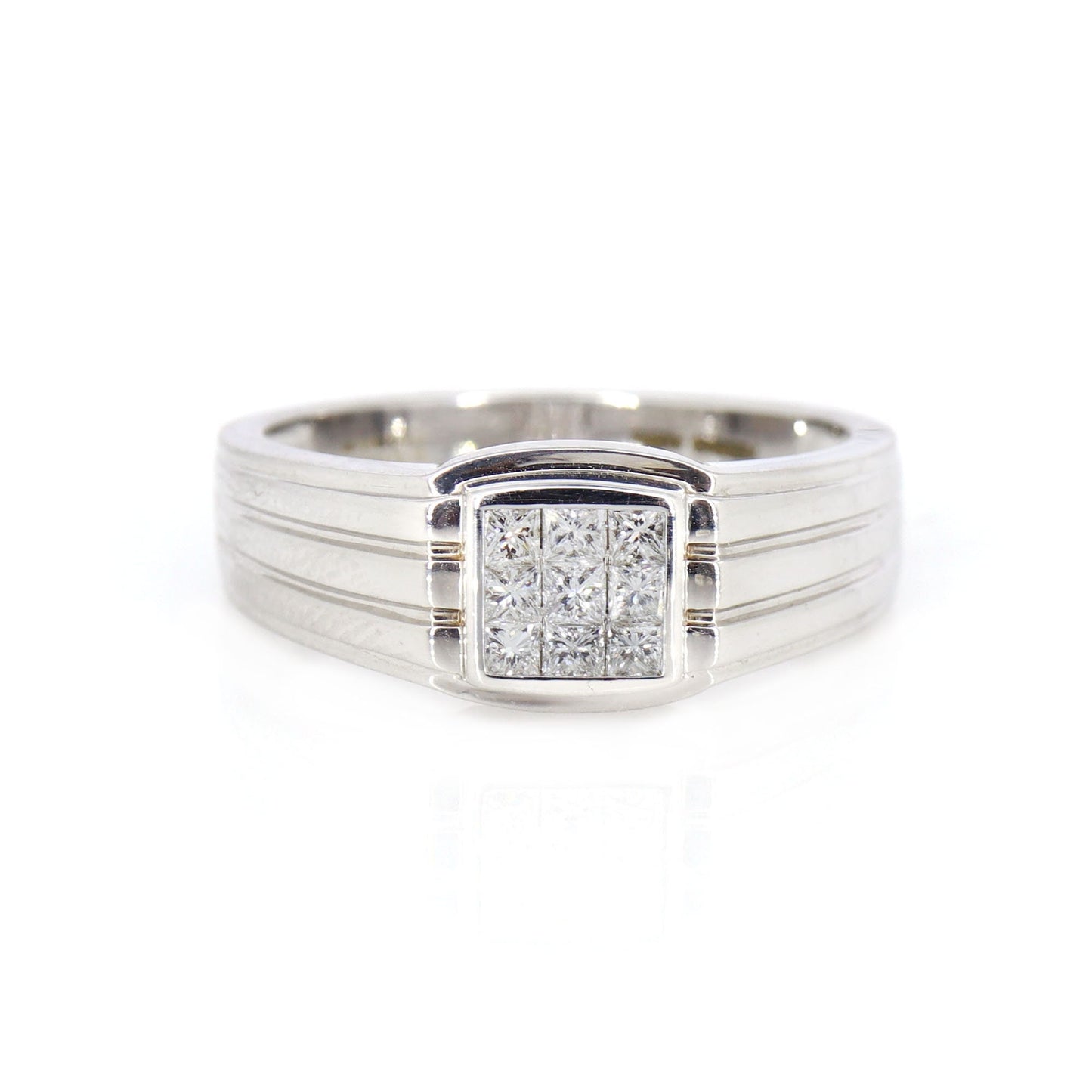 Invisible Setting Princess Cut Ring 18K Gold