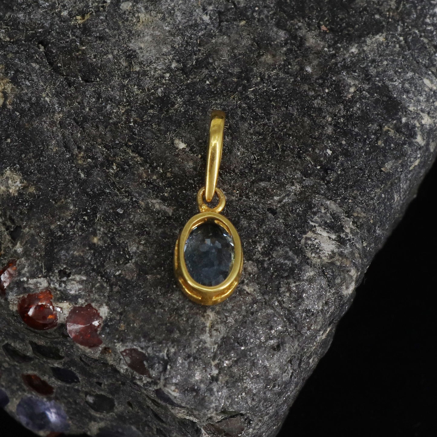 Aquamarine Pendant 14K Gold