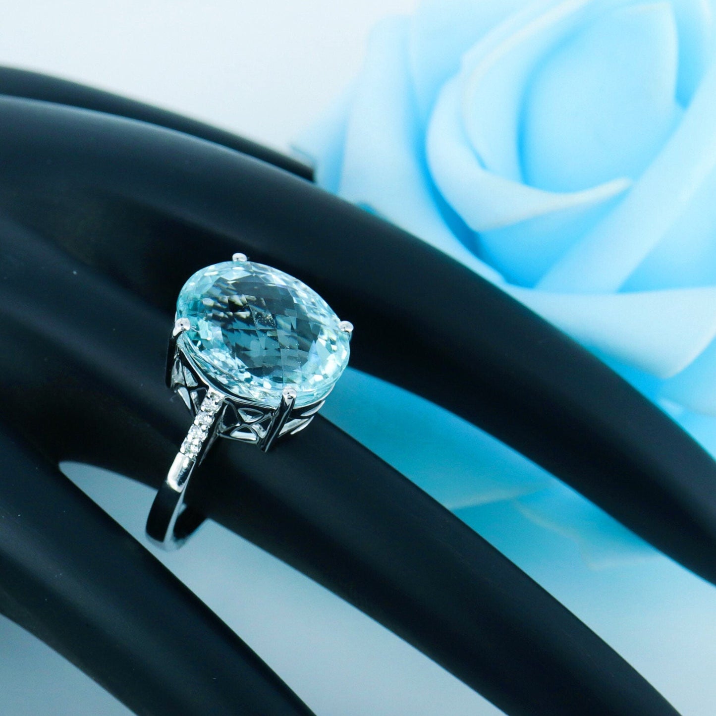 White Ring 14K Gold