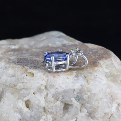 Oval Cut Blue Sapphire Pendant 14K Gold