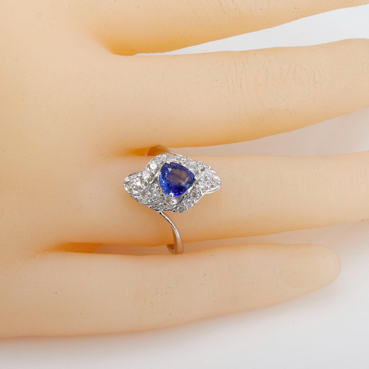 Pear Shape Sapphire & Ring 18K Gold