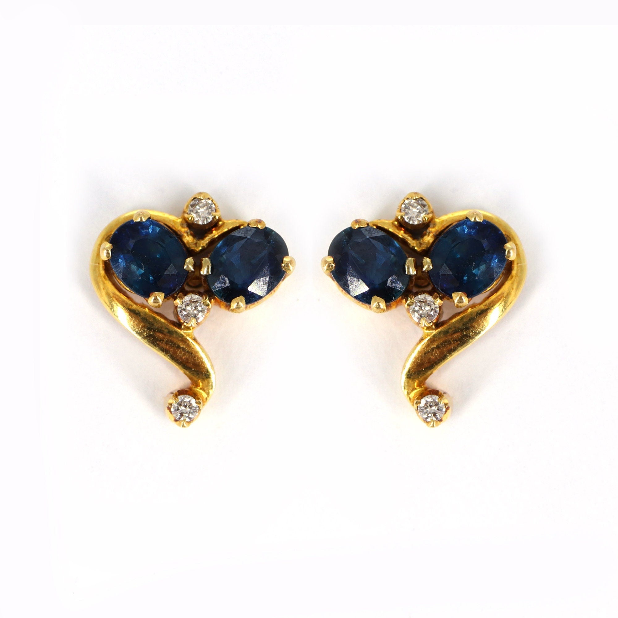 Heart Shape Earring 18K Gold