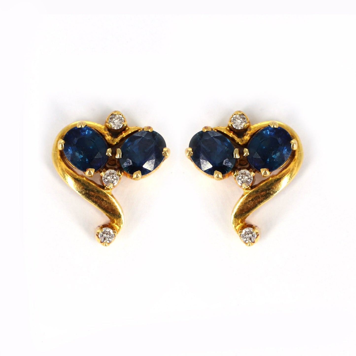Heart Shape Earring 18K Gold