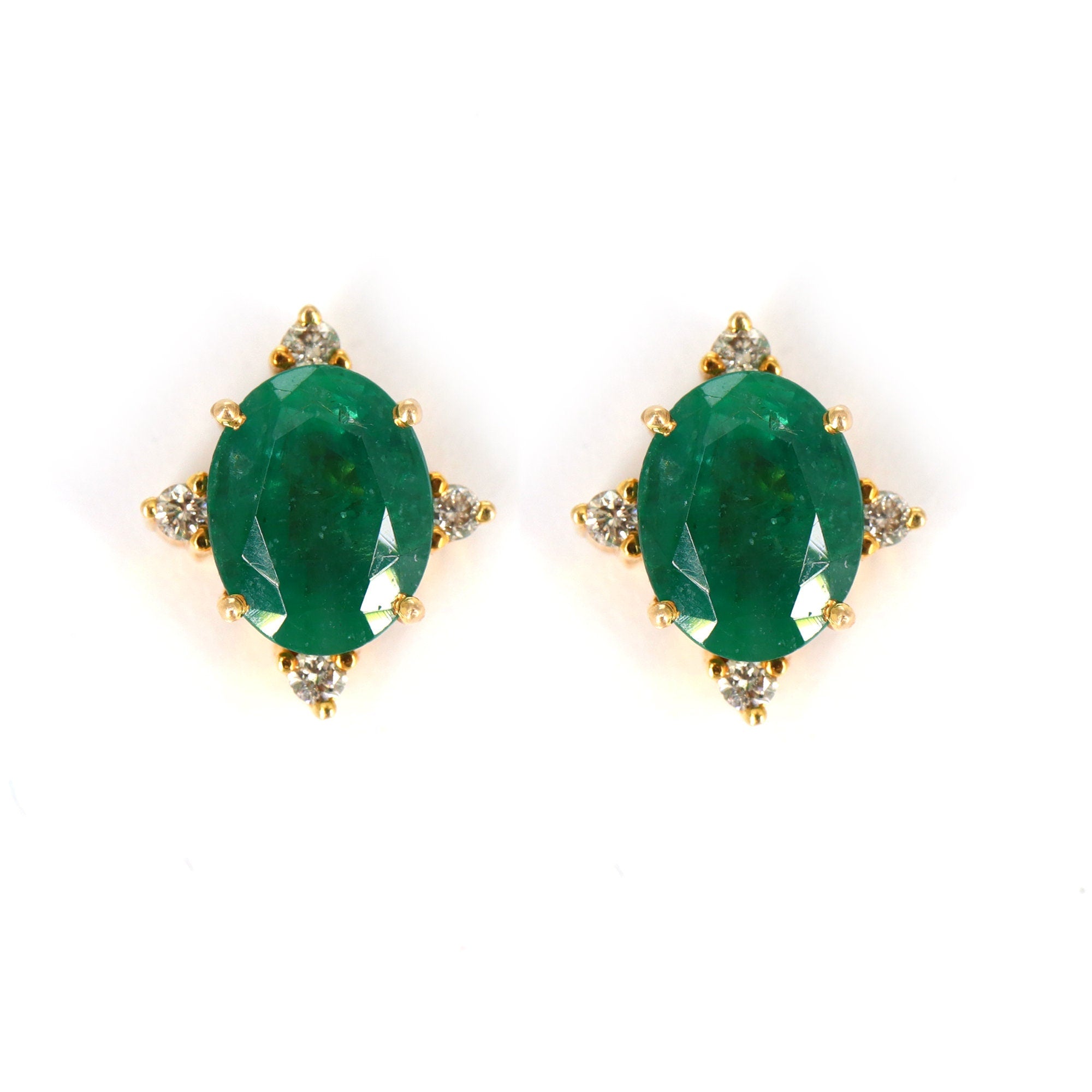 3.60Carat Oval Cut Green Emerald Earring 18K Gold