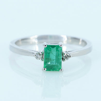 Beautiful 925 Sterling Emerald Ring Silver
