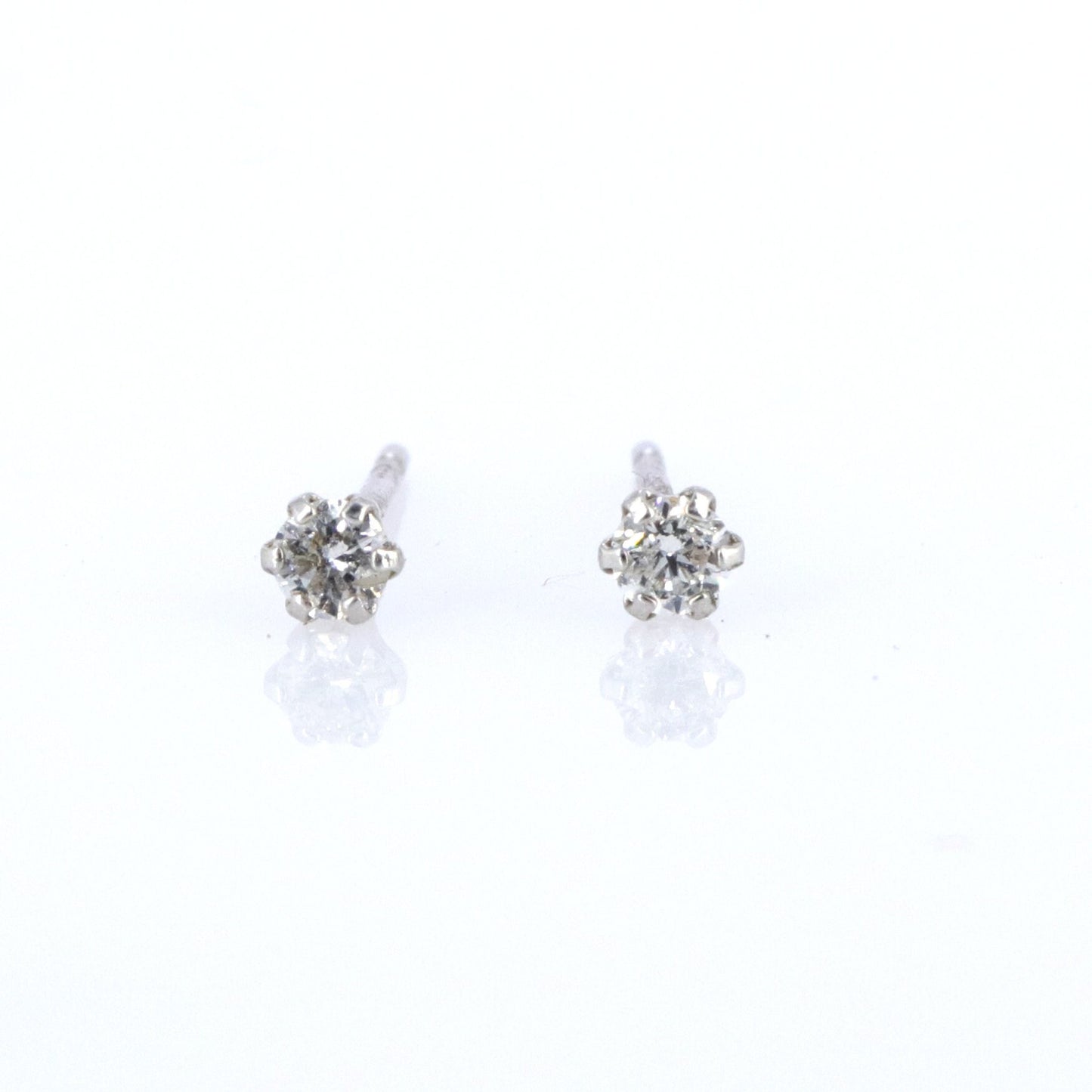 0.10/20 Studs White Studs Real Earring 18K Gold