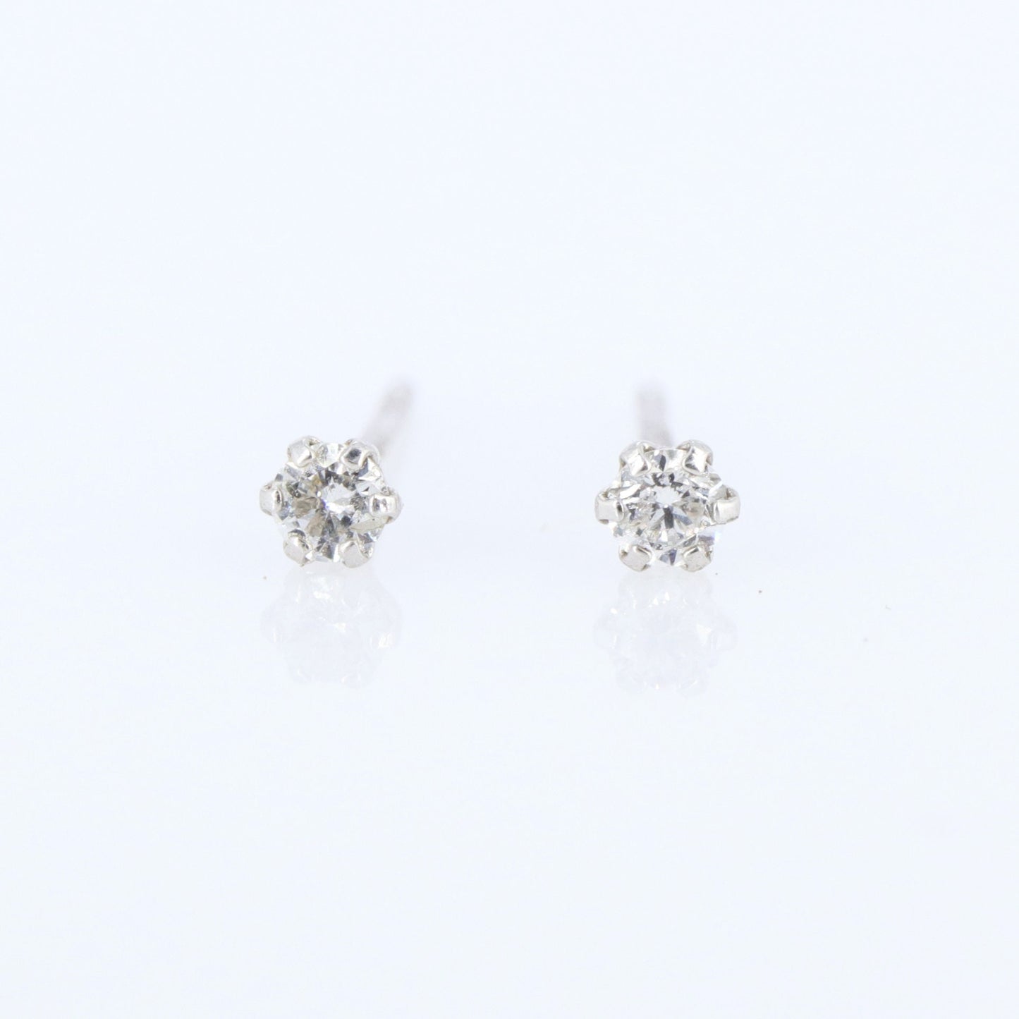 0.10/20 Studs White Studs Real Earring 18K Gold
