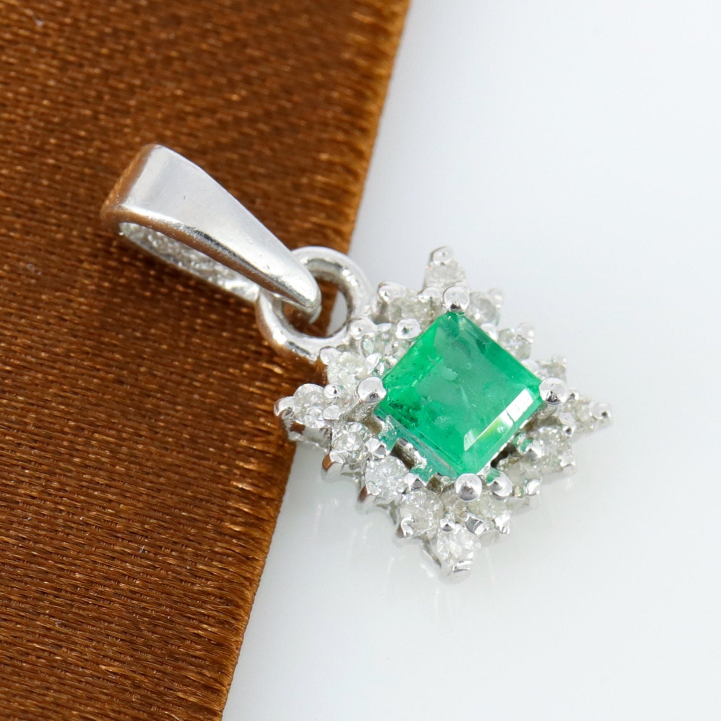 Simple Emerald Pendant Silver