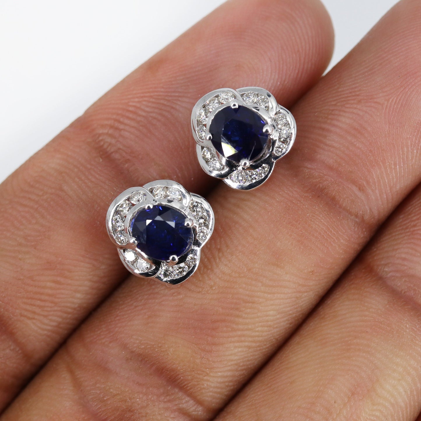Ceylon Blue Sapphire Stud Earring 18K Gold