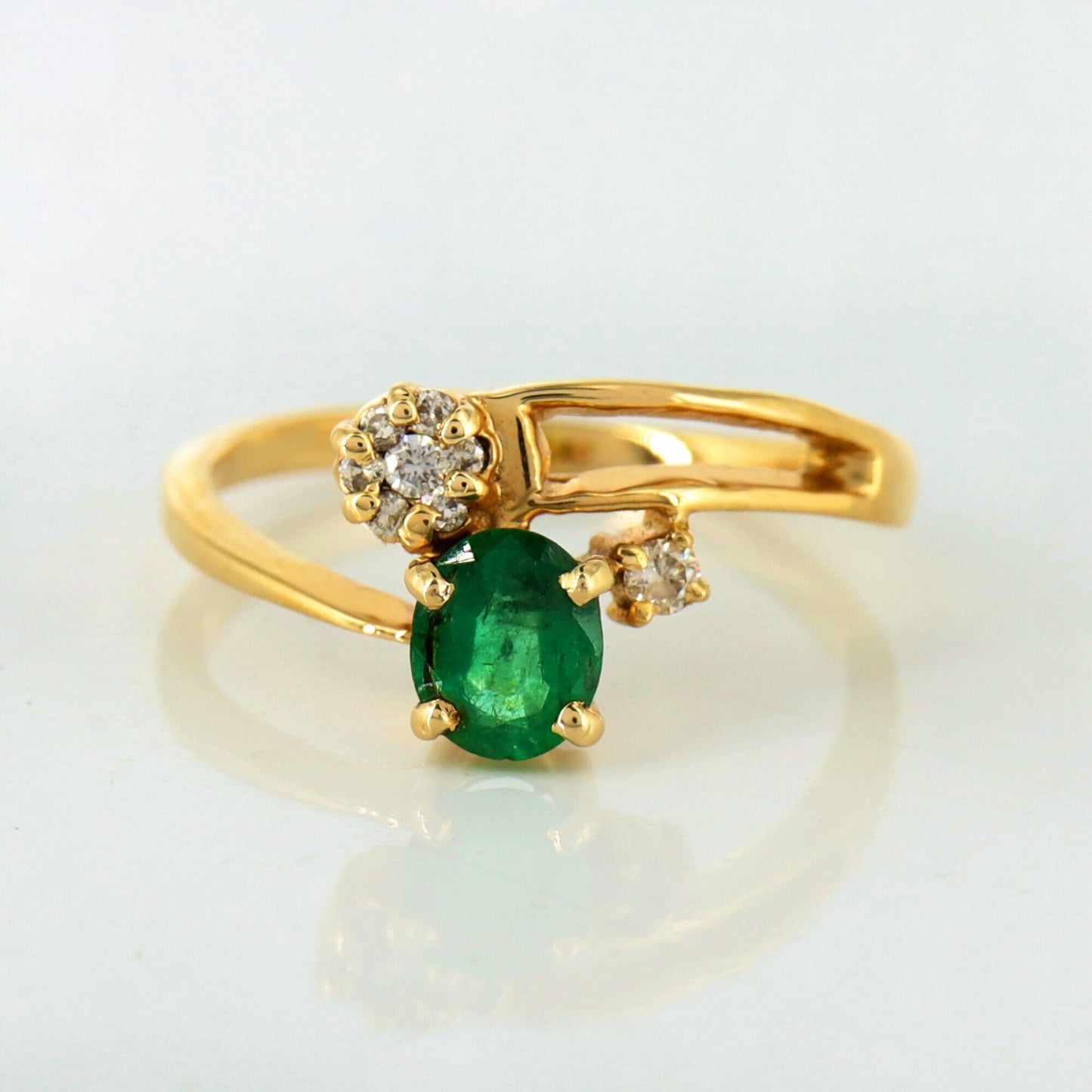 Beautiful Ring 18K Gold