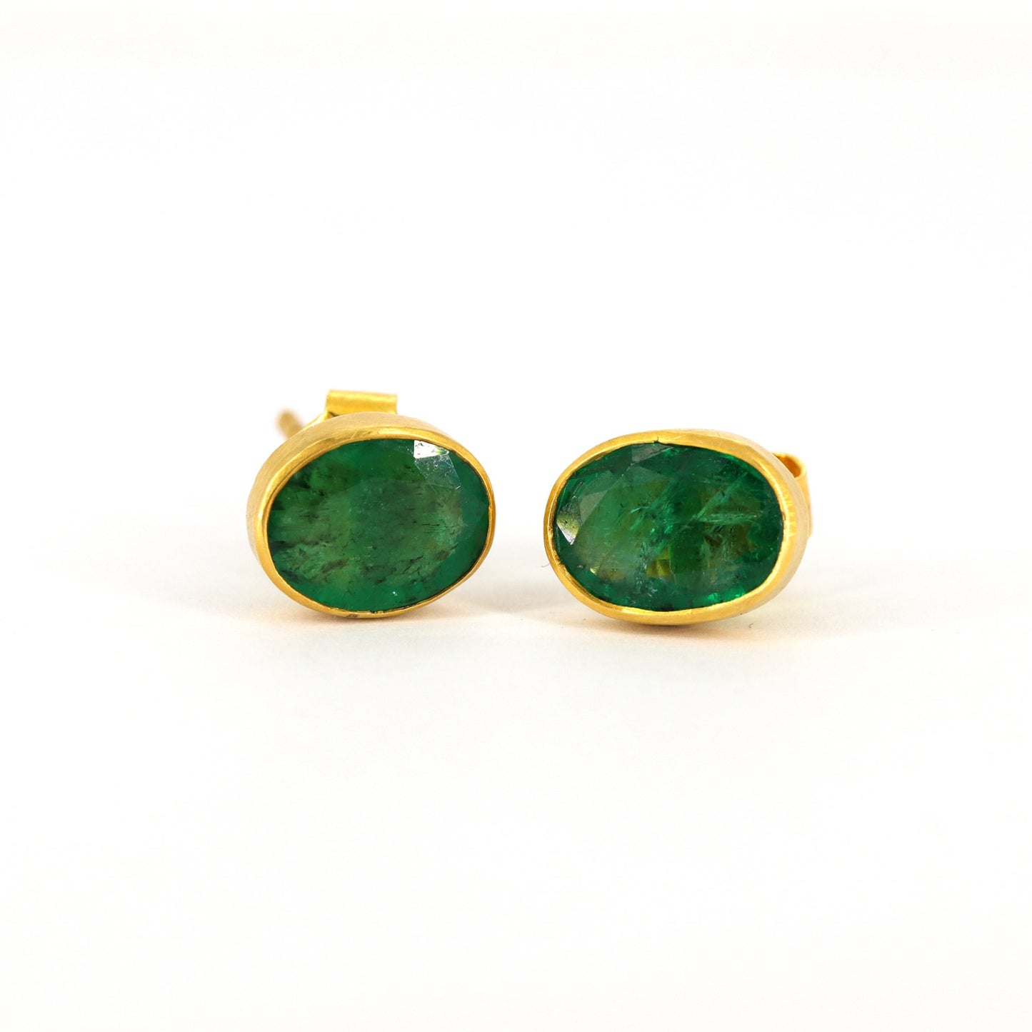 Minimalist Studs Earring 18K Gold
