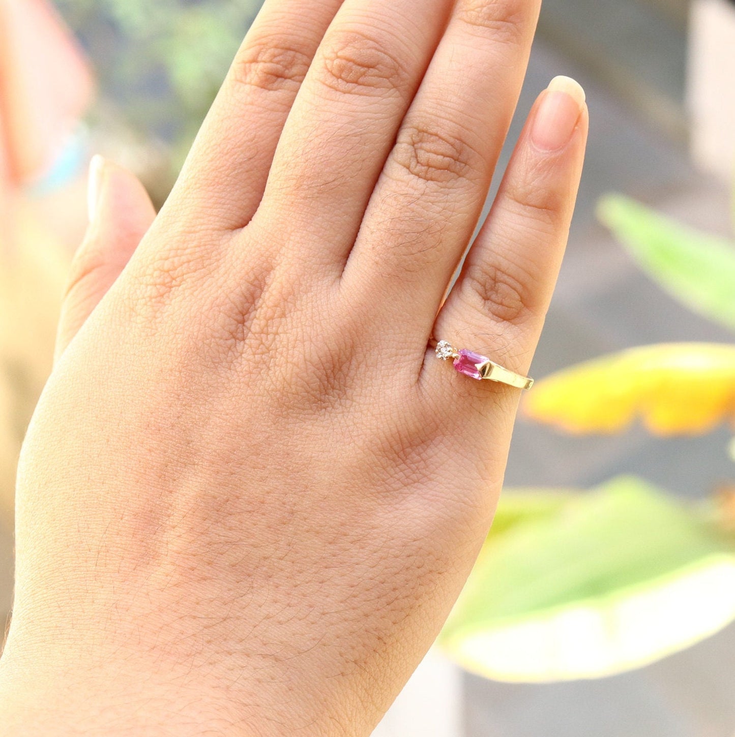 Stunning Pink Sapphire Ring 14K Gold