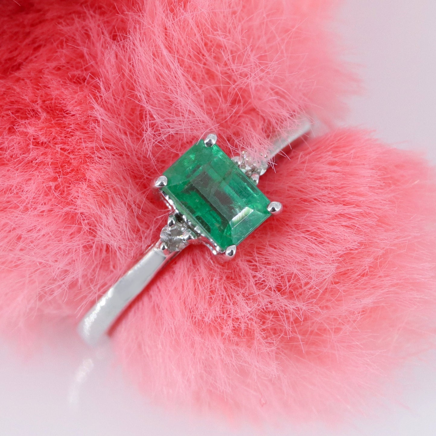 Beautiful 925 Sterling Emerald Ring Silver