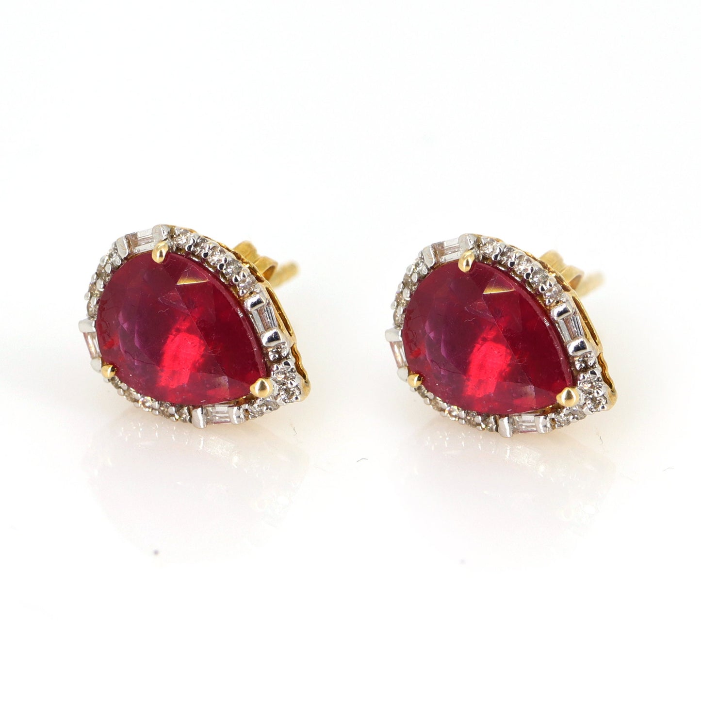Beautiful Dark Tone Red Ruby Gemstone Studs Yellow Earring 18K Gold