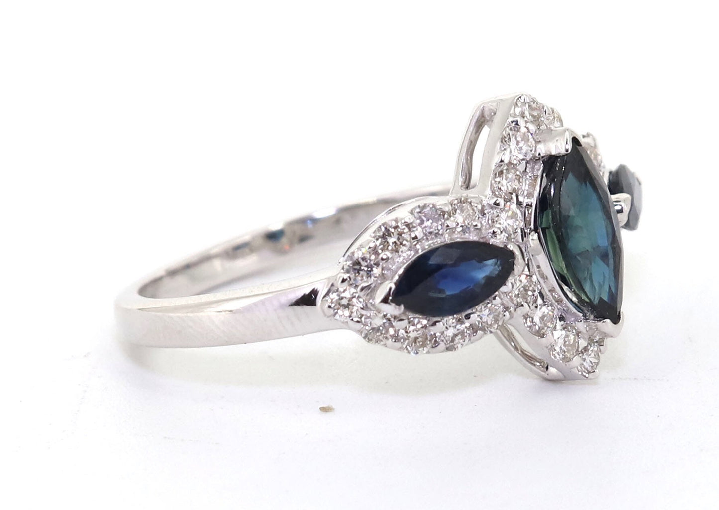 White Beautiful Ring 14K Gold