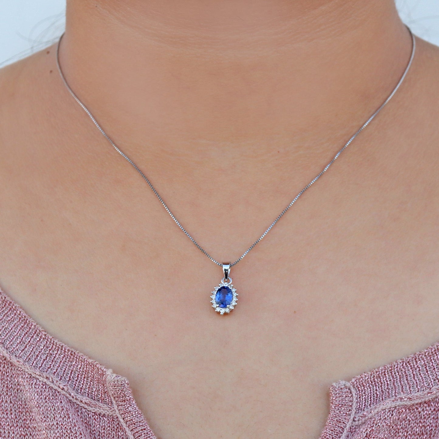 Sapphire Pendant 18K Gold