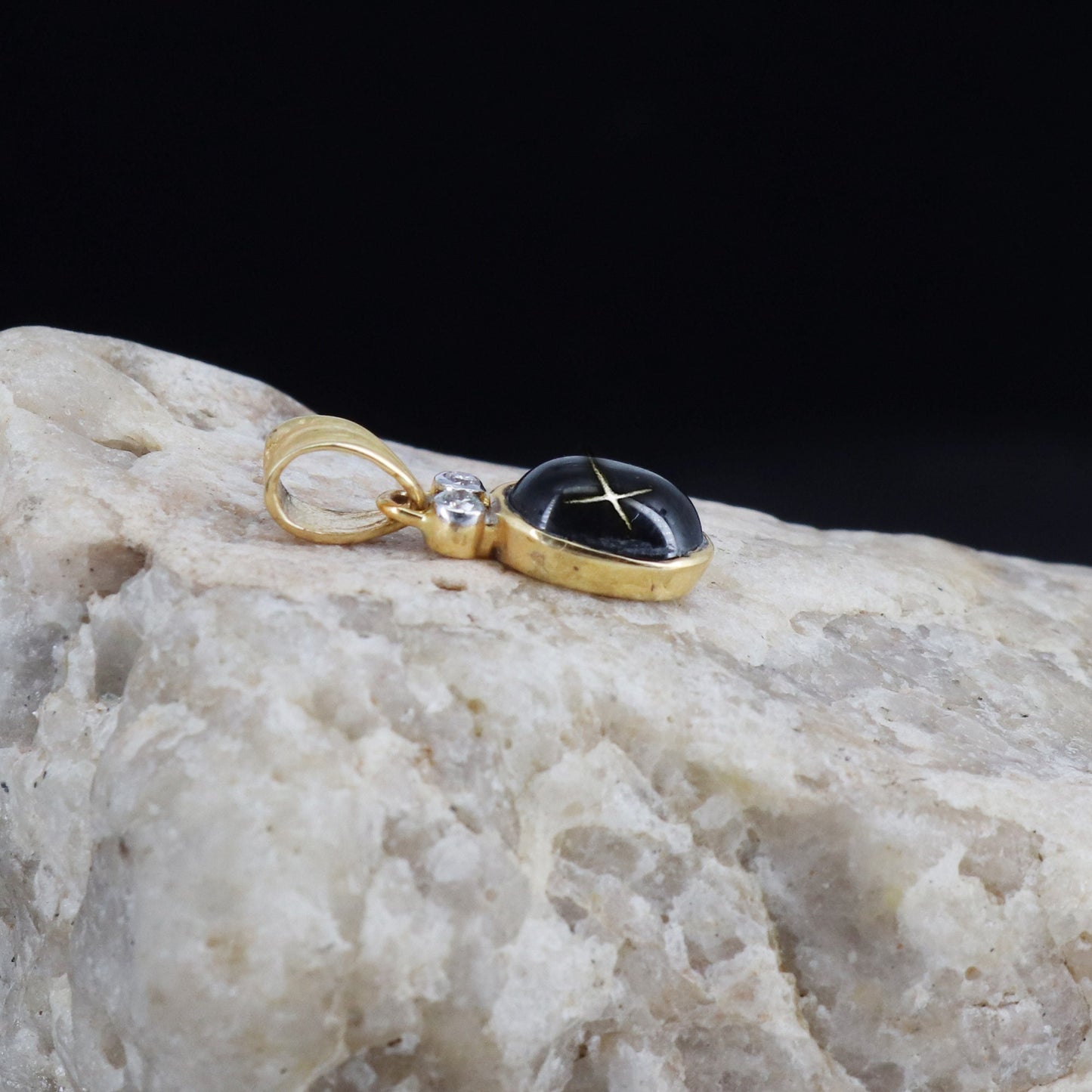 Dainty Pendant 14K Gold
