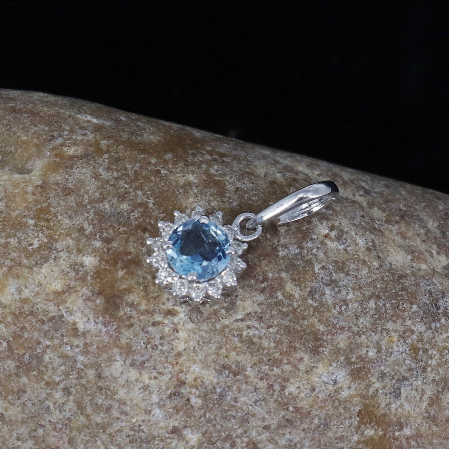 Halo Pendant 14K Gold