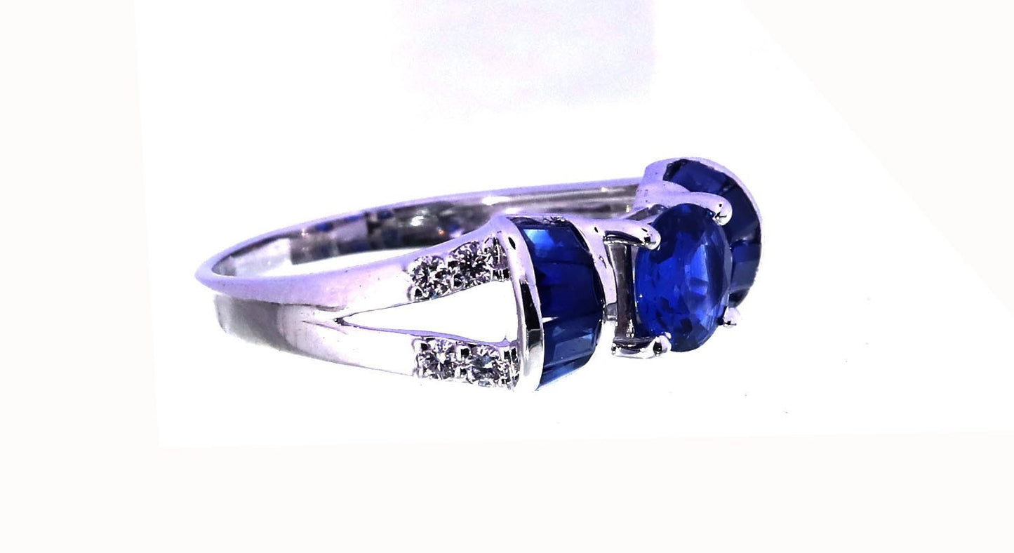 White Beautiful Ring 18K Gold