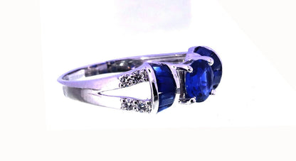 White Beautiful Ring 18K Gold