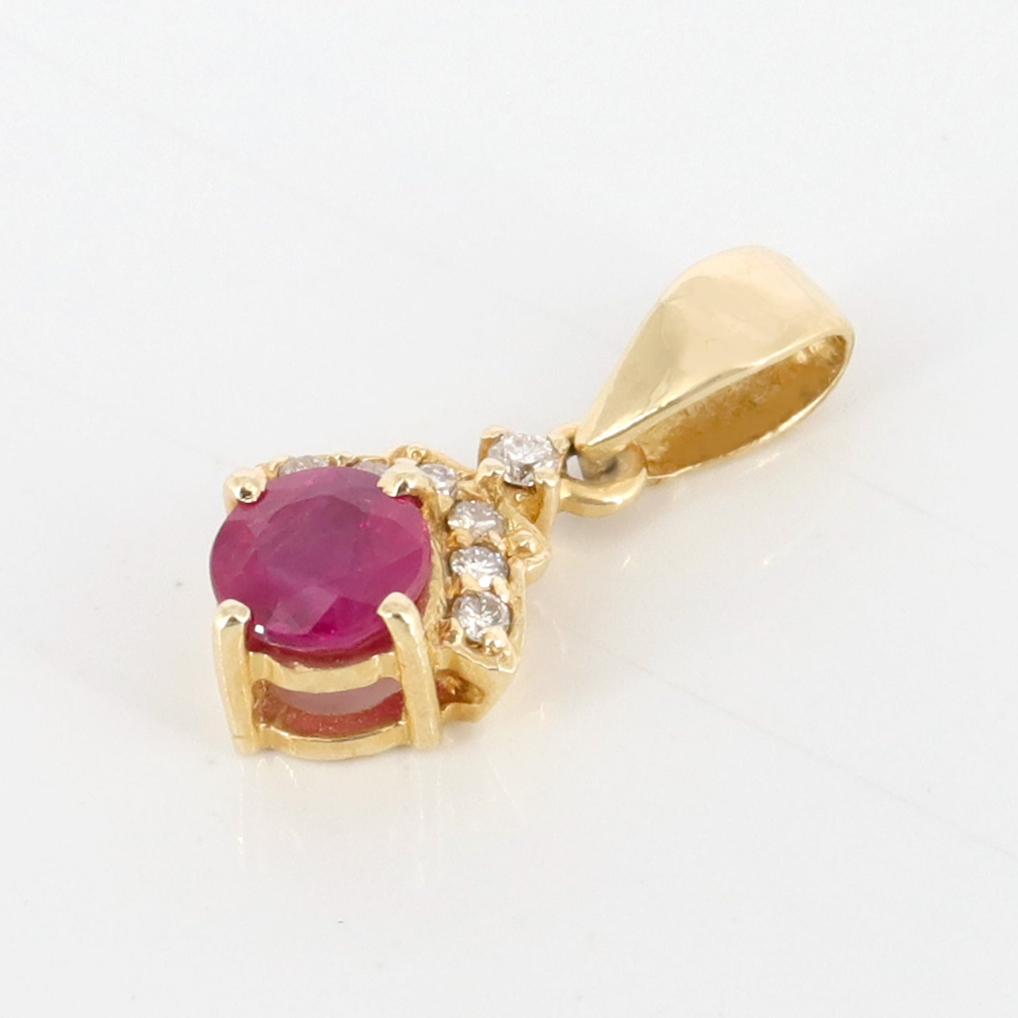 Minimalist Jewelry Ruby & Jewellery Ruby Pendant 18K Gold