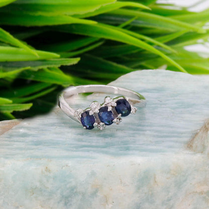 White Beautiful Ring 18K Gold