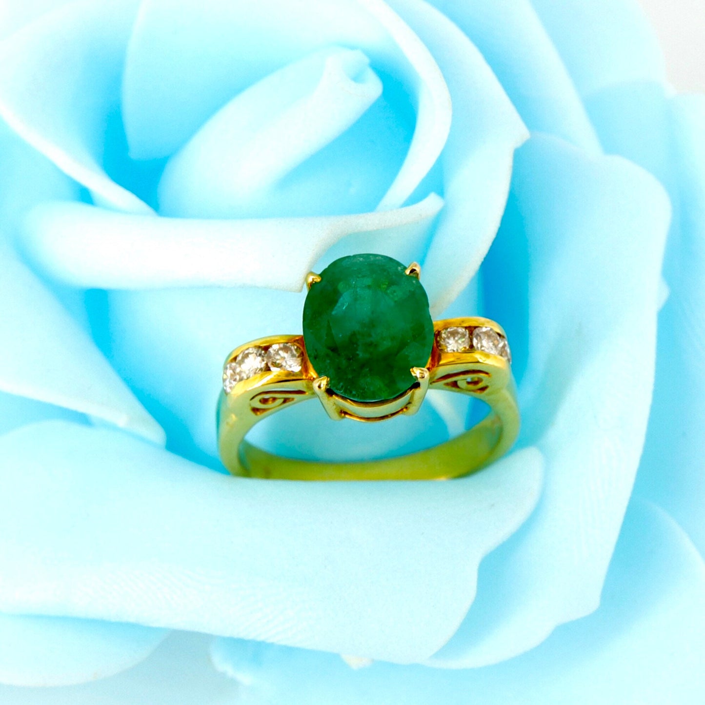Beautiful Ring 18K Gold