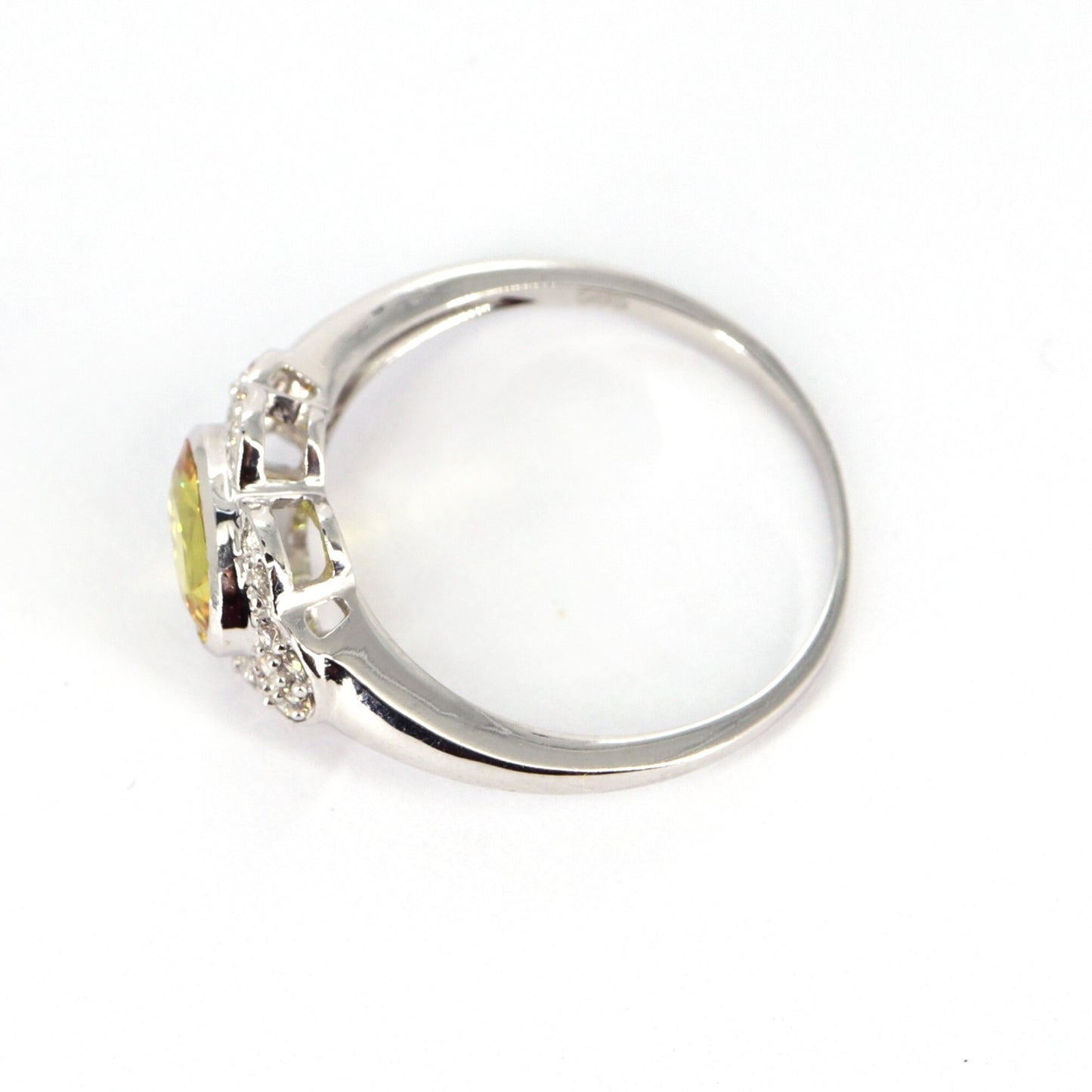 September White Ring 14K Gold