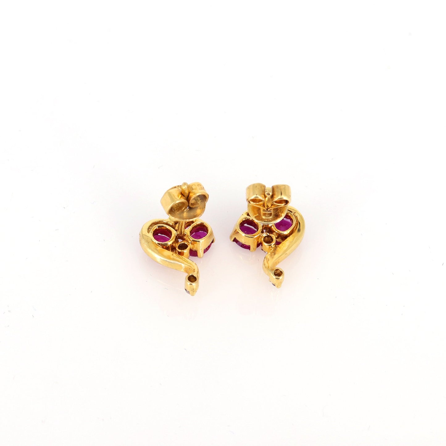 Heart Shape Earring 18K Gold