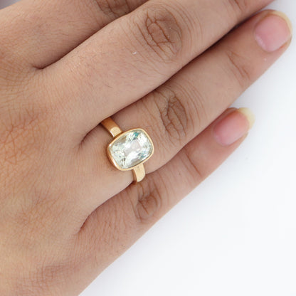 Radiant Cut Sapphire Unisex Ring 18K Gold