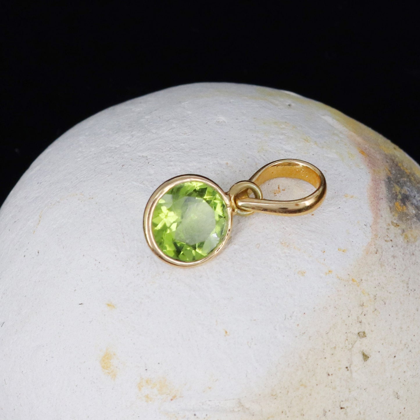 Unique Design Anniversary Peridot Necklace 14K Gold
