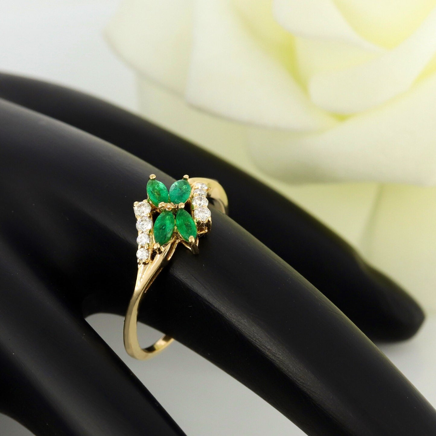 Emerald Ring 18K Gold