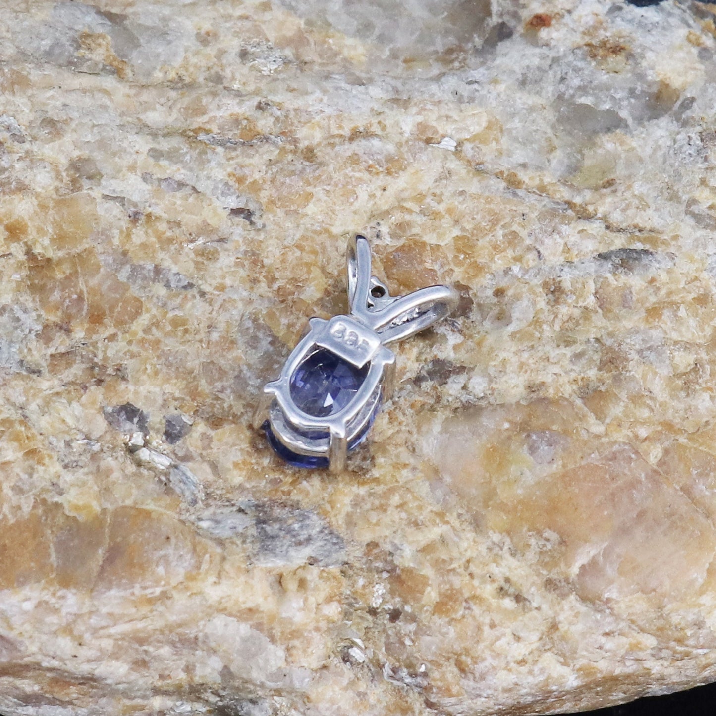 Oval Cut Blue Sapphire Pendant 14K Gold