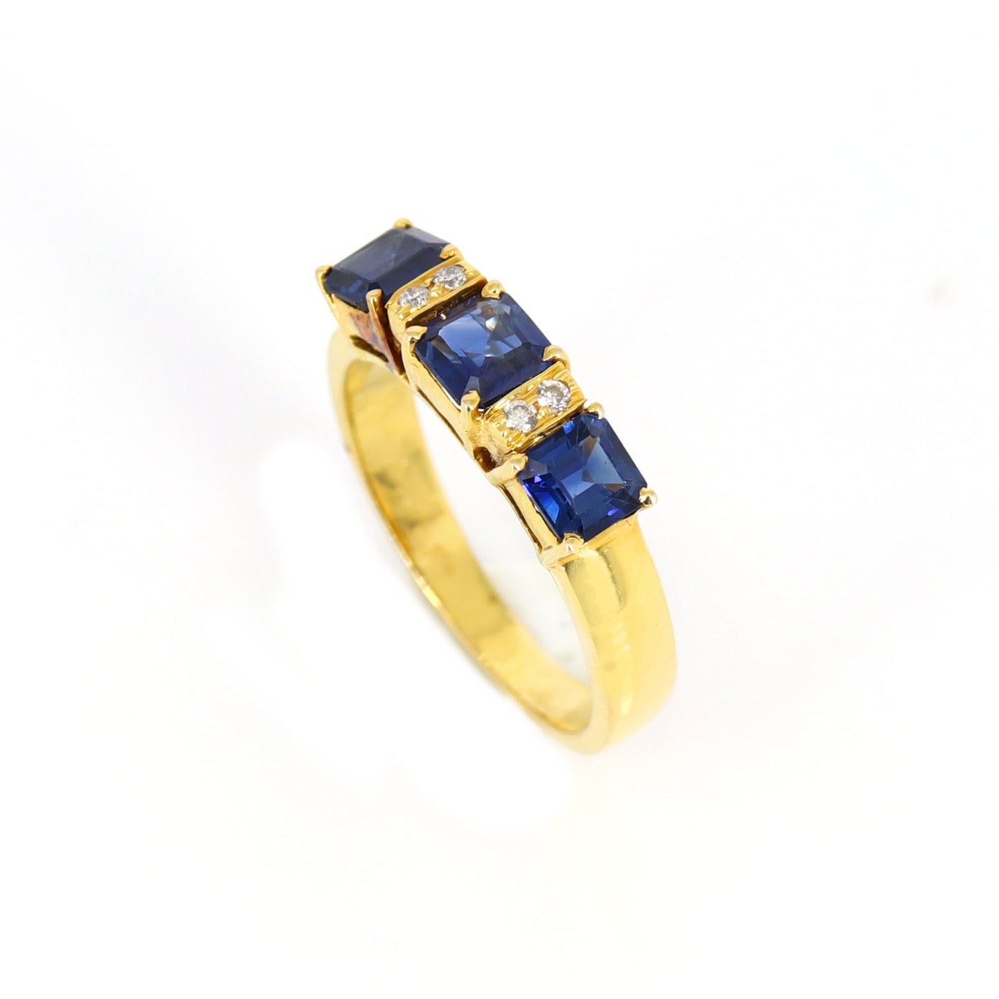 Sapphire Ring 18K Gold