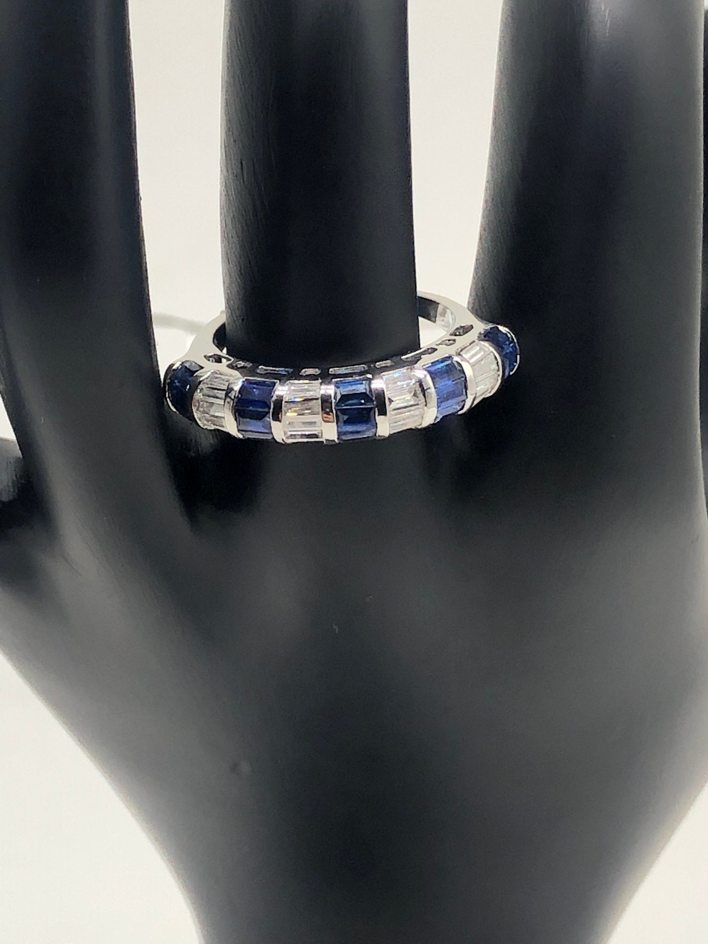 White Beautiful Ring 18K Gold