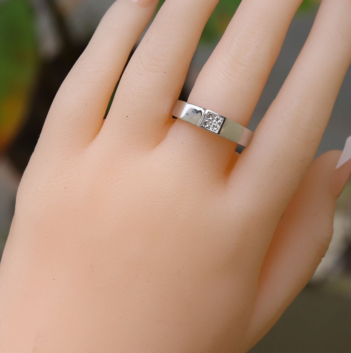 Invisible Setting Princess Cut Ring Gold