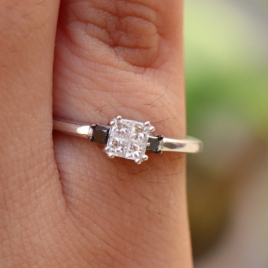 White Ring 18K Gold