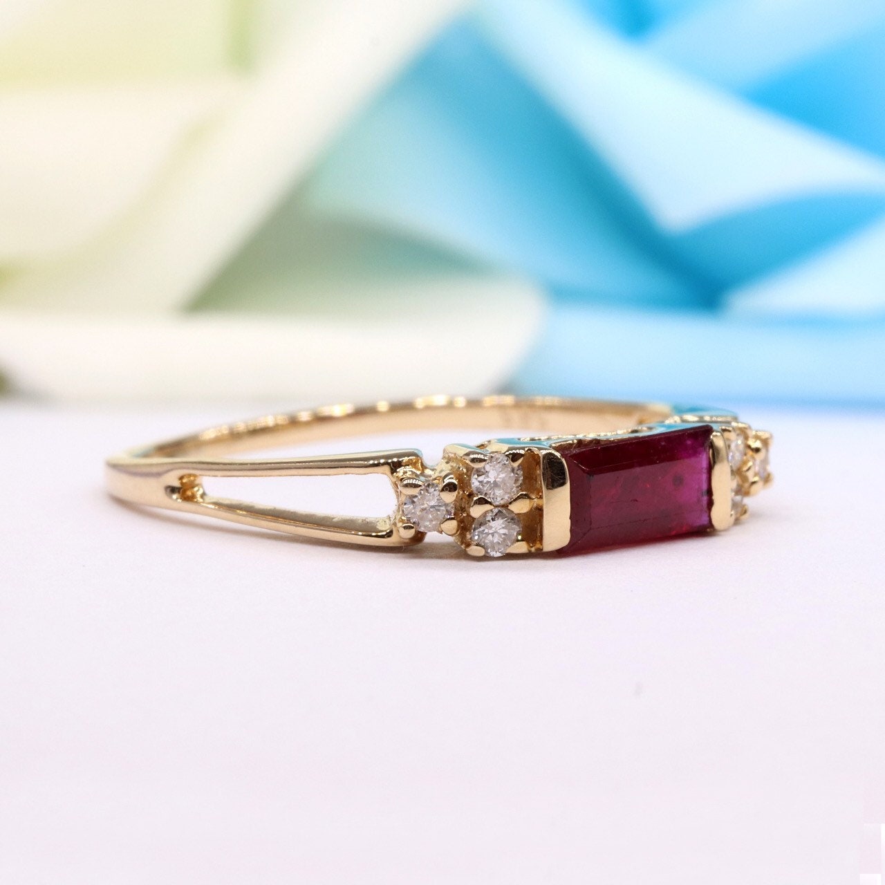 Beautiful Ring 14K Gold