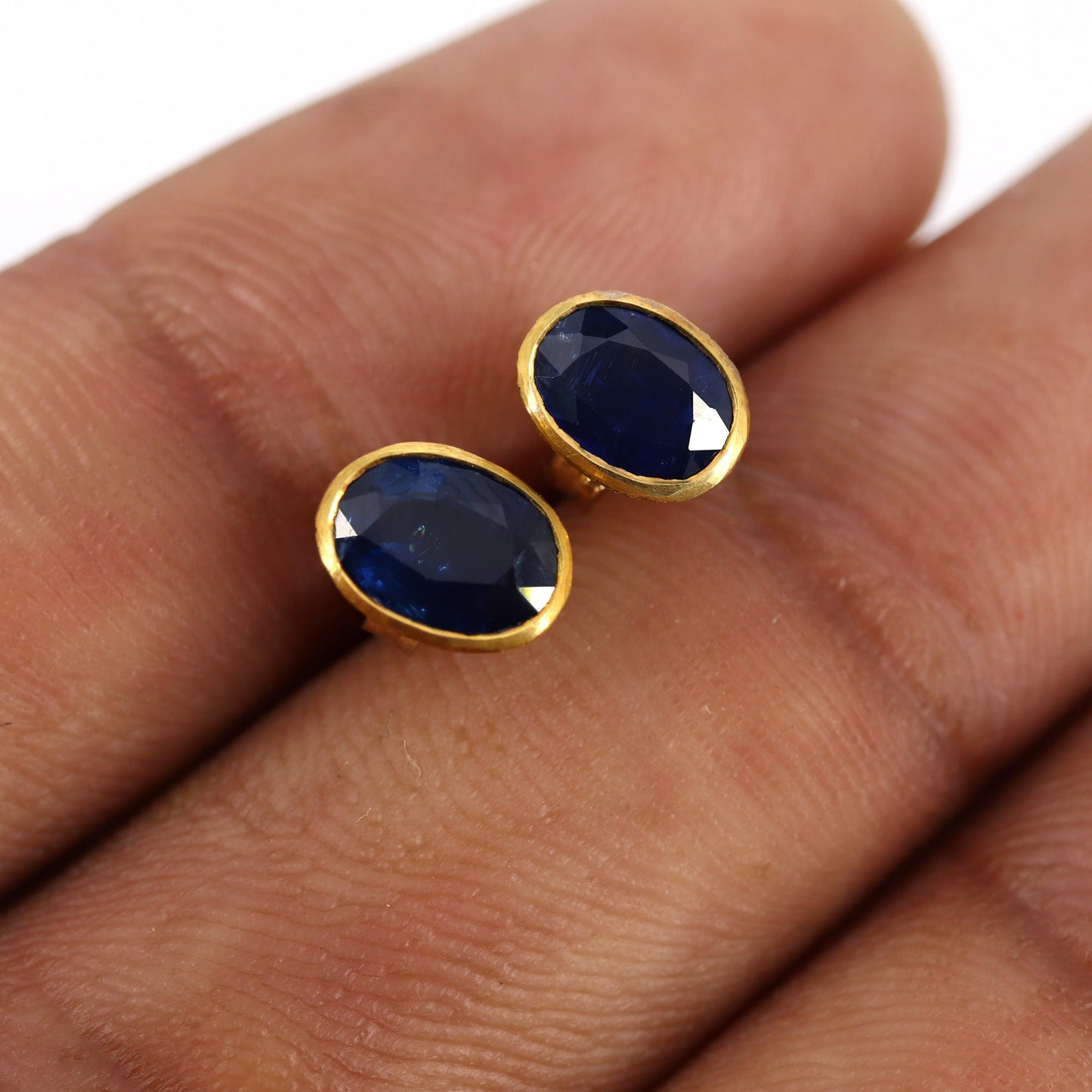 Top Quality Nice Dark Blue Sapphire Yellow Oval Cut Sapphire Earring 14K Gold
