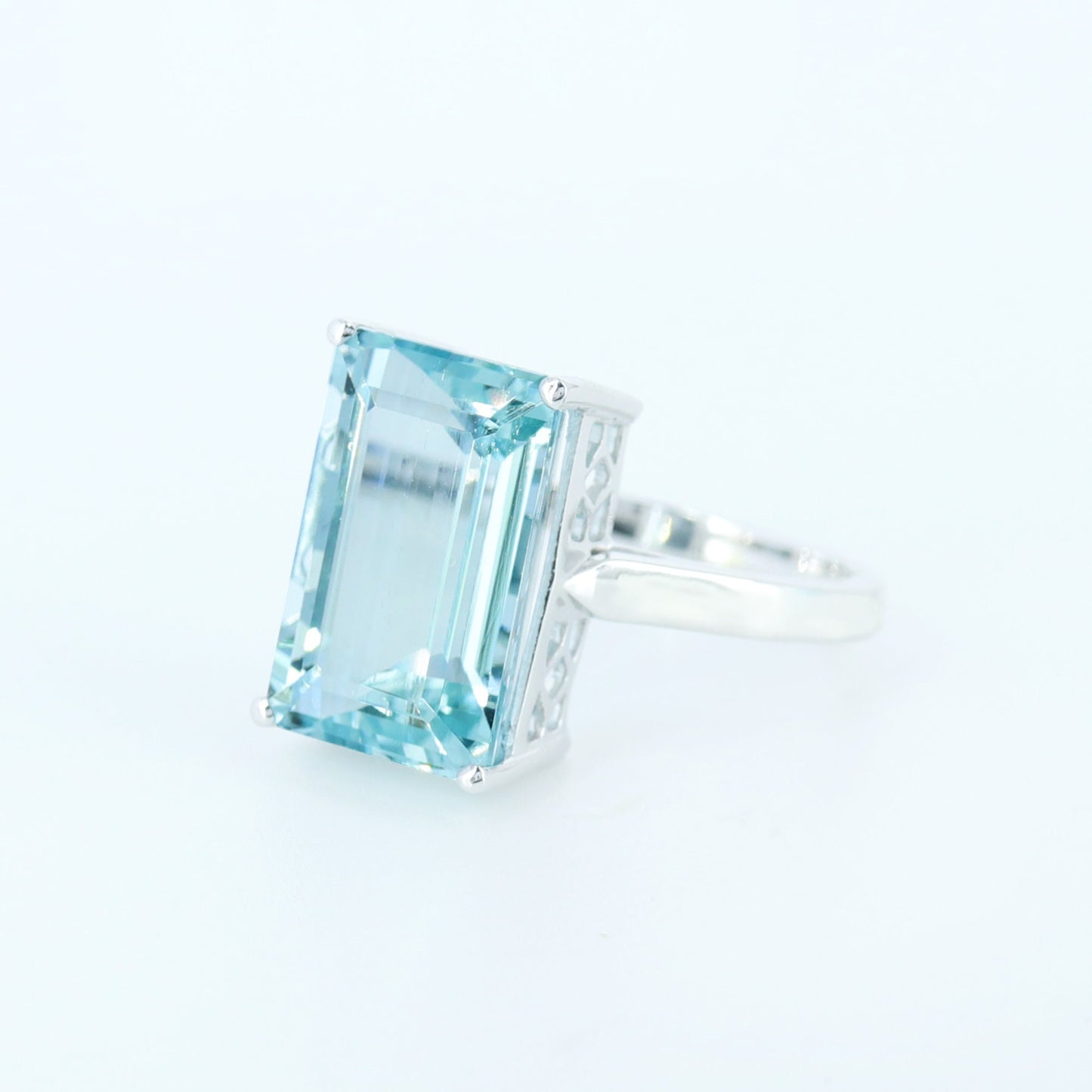 White Ring 14K Gold