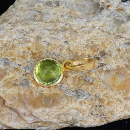 Unique Design Anniversary Peridot Necklace 14K Gold