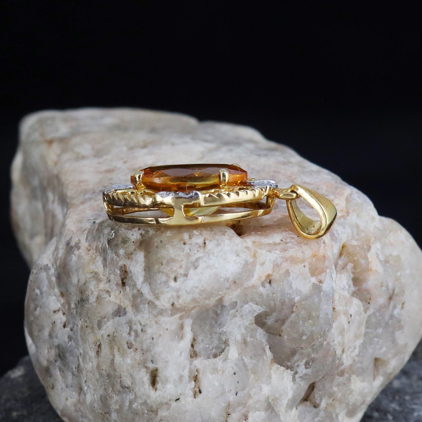 November Pendant 14K Gold
