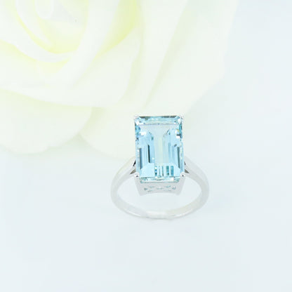 White Ring 14K Gold