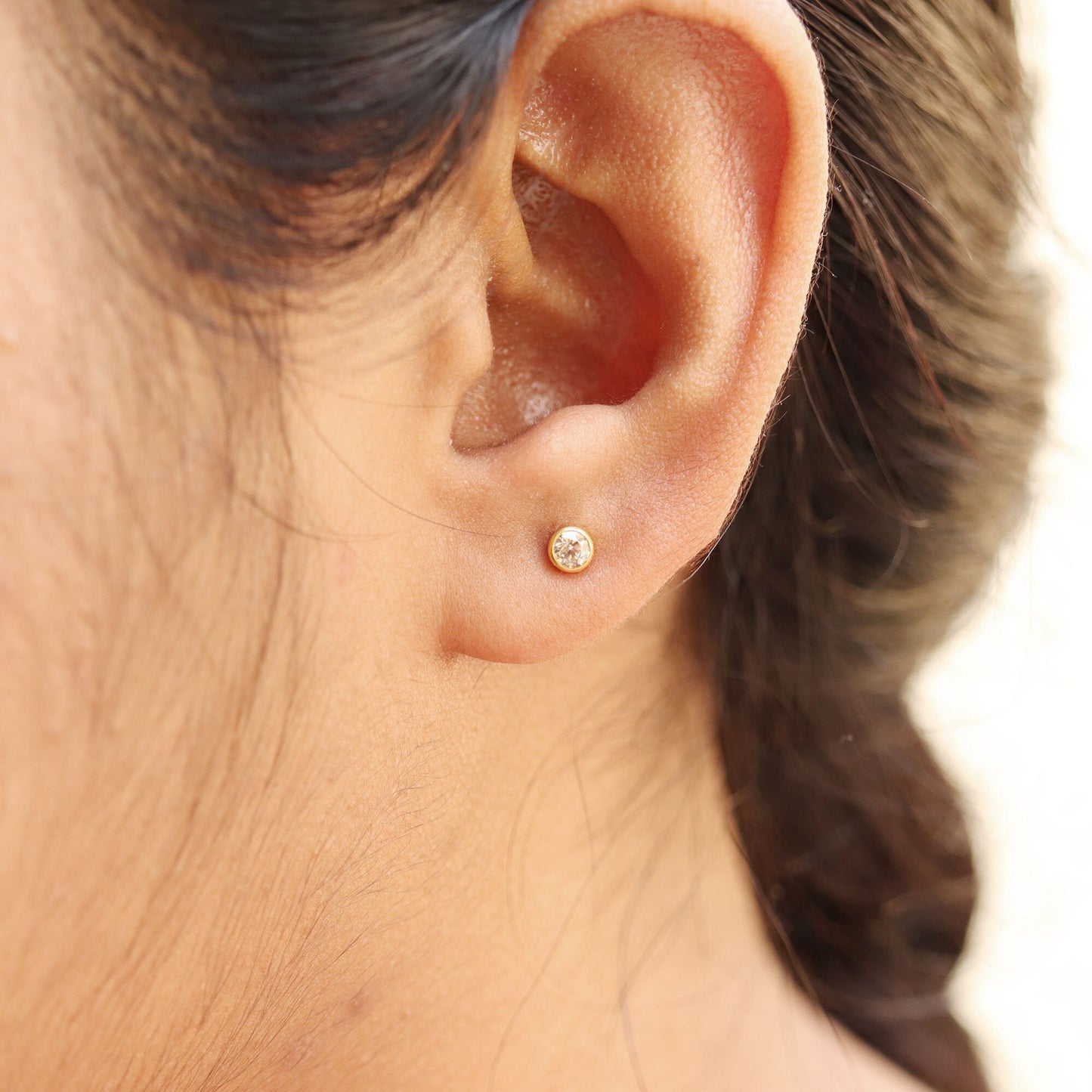 Yellow 4Mm Stud Earring 18K Gold