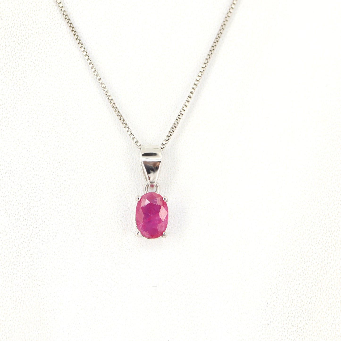 Solitaire White Pendant 14K Gold
