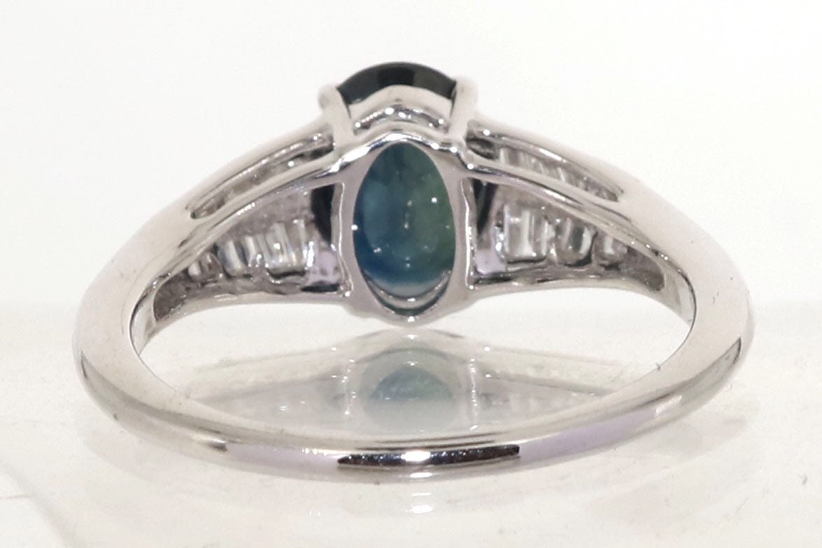 White Beautiful Ring 18K Gold