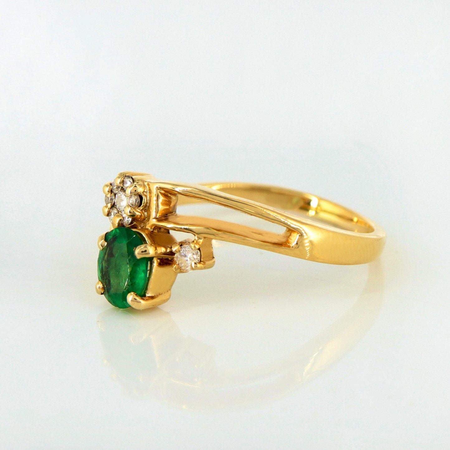 Beautiful Ring 18K Gold