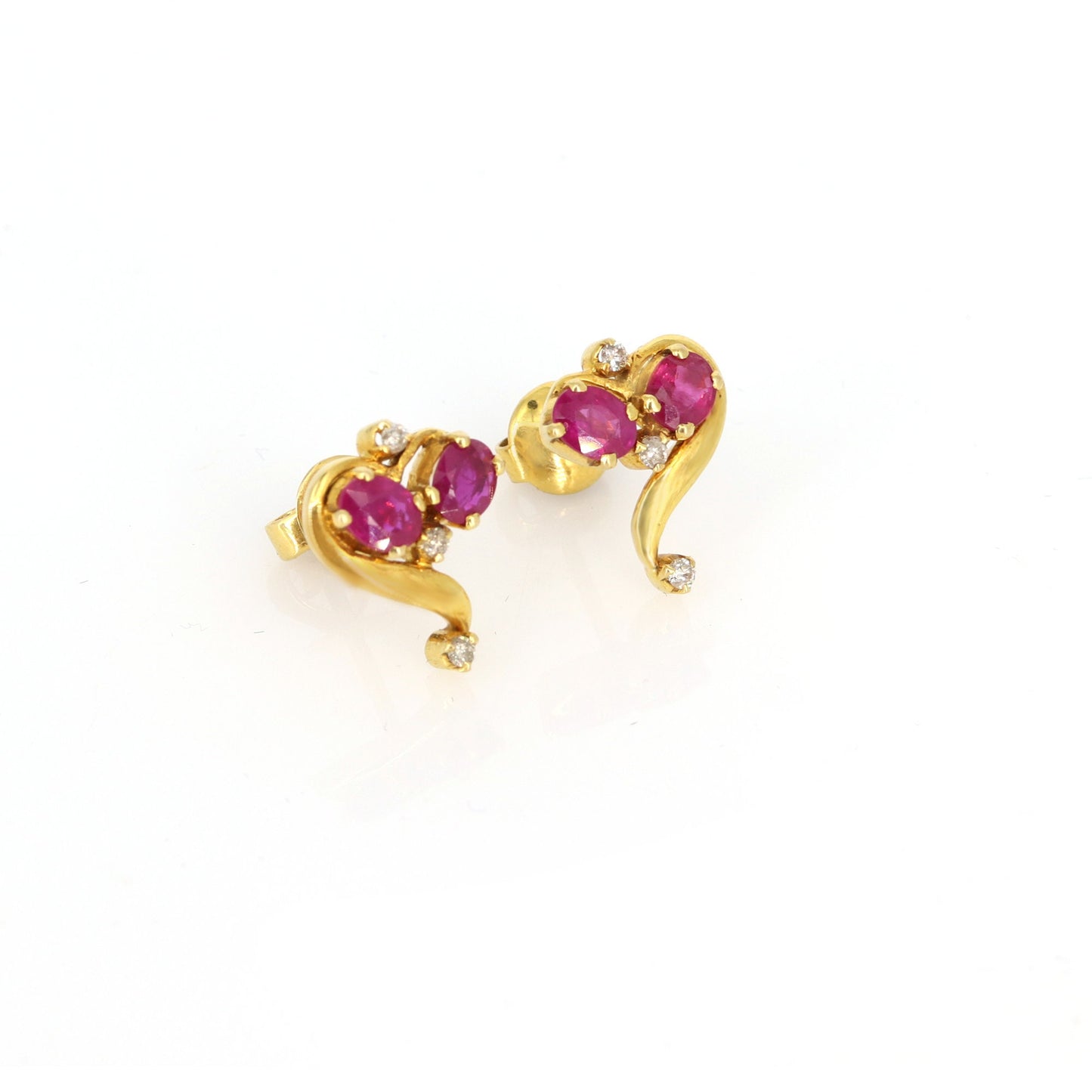 Heart Shape Earring 18K Gold